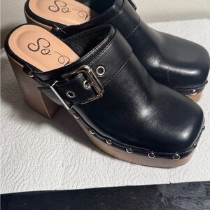 So Black Leather Clogs